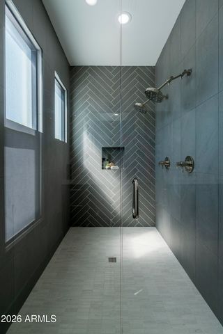 3923 E HEATHERBRAE Drive, Phoenix, AZ 85018