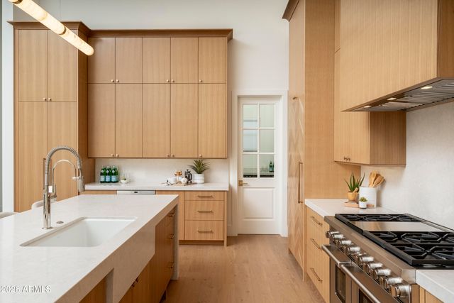 3923 E HEATHERBRAE Drive, Phoenix, AZ 85018