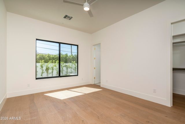 3923 E HEATHERBRAE Drive, Phoenix, AZ 85018