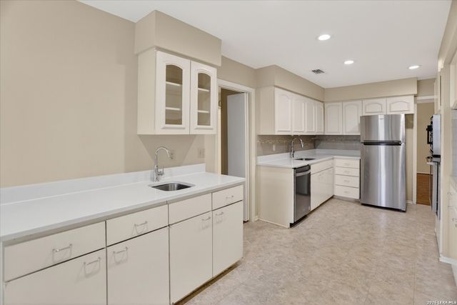 8033 N New Braunfels Ave Apt 400E, San Antonio, TX 78209