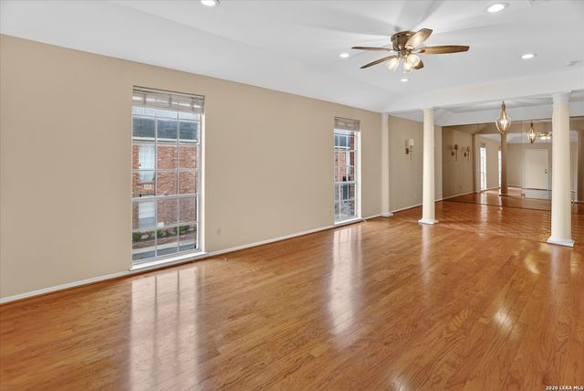8033 N New Braunfels Ave Apt 400E, San Antonio, TX 78209
