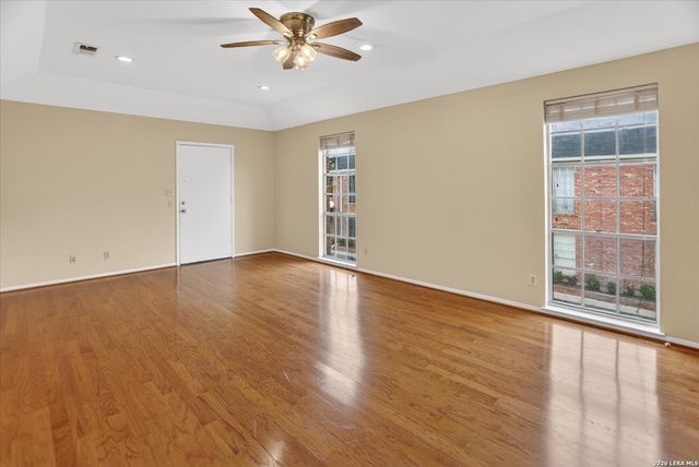 8033 N New Braunfels Ave Apt 400E, San Antonio, TX 78209