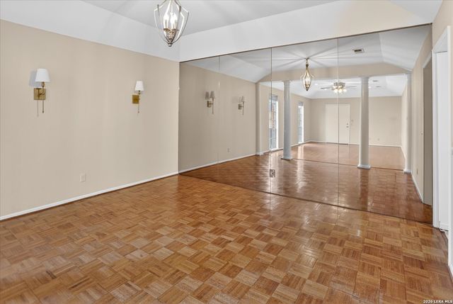 8033 N New Braunfels Ave Apt 400E, San Antonio, TX 78209
