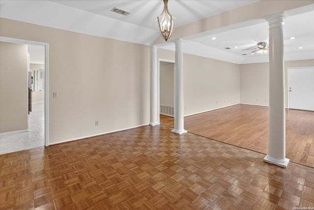 8033 N New Braunfels Ave Apt 400E, San Antonio, TX 78209