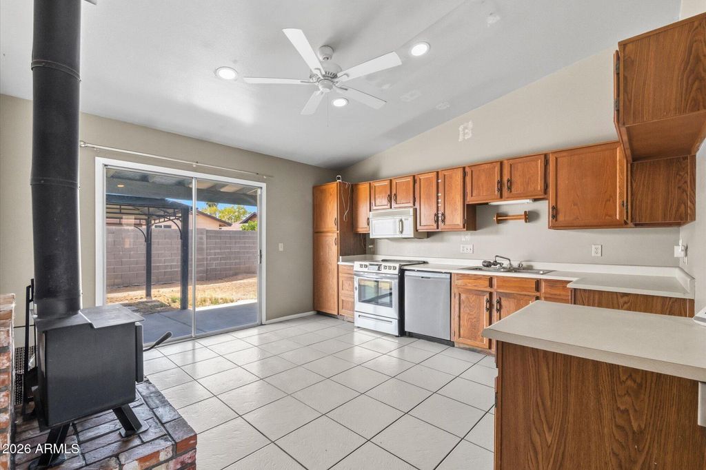 401 E ORAIBI Drive, Phoenix, AZ 85024 — photo 4