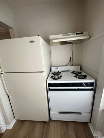 311 W MALONE AVE, San Antonio, TX 78214