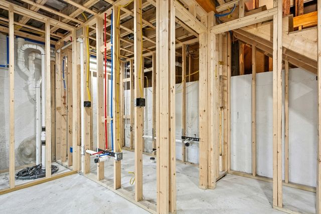 8 Pine St 4, Boston, MA 02136