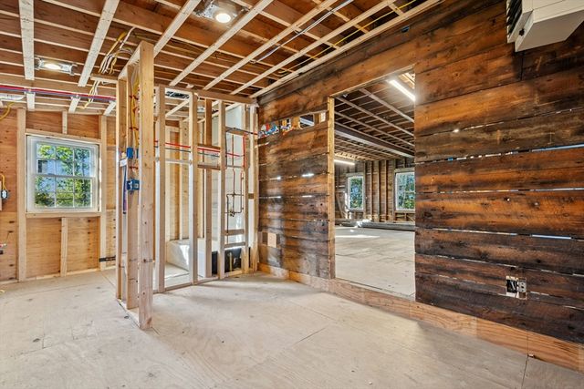 8 Pine St 4, Boston, MA 02136