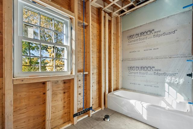 8 Pine St 4, Boston, MA 02136