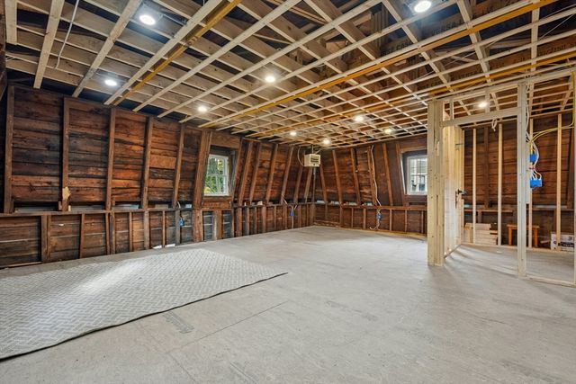 8 Pine St 4, Boston, MA 02136