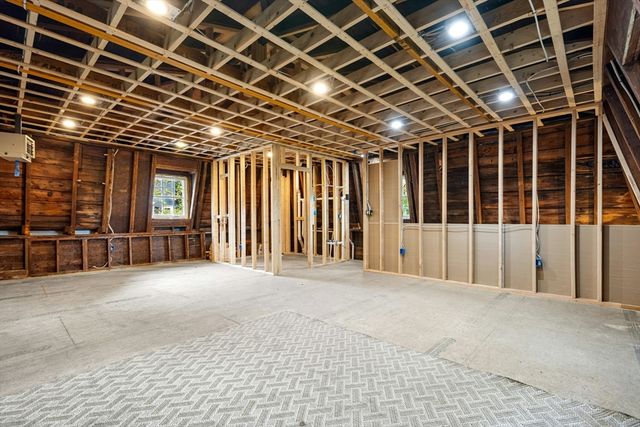 8 Pine St 4, Boston, MA 02136