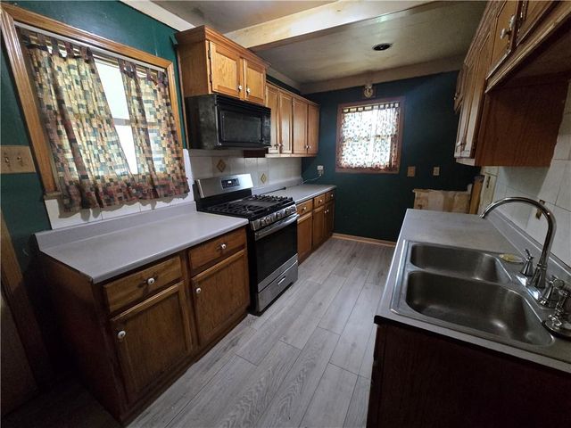 230 S Osage Street, Buckner, MO 64016