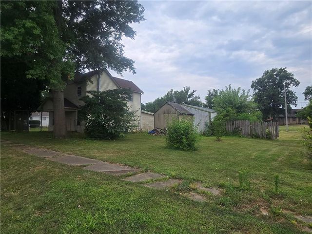 230 S Osage Street, Buckner, MO 64016