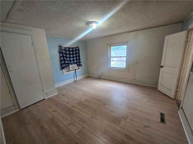 230 S Osage Street, Buckner, MO 64016