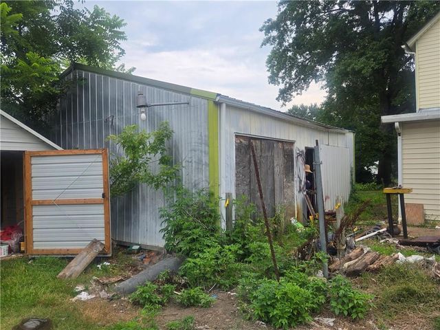 230 S Osage Street, Buckner, MO 64016