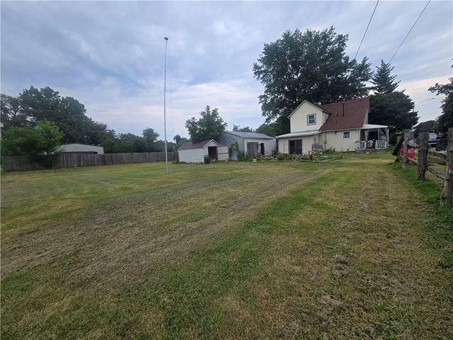 230 S Osage Street, Buckner, MO 64016
