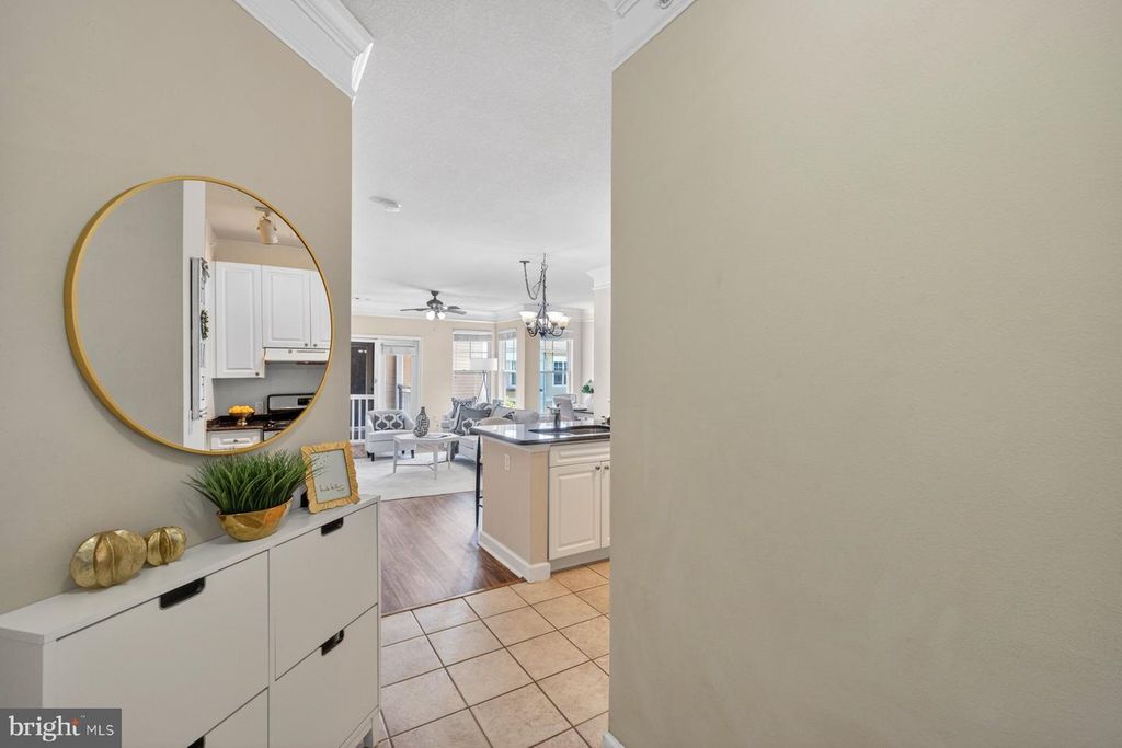 Image 2 of property listing at 501 HUNGERFORD DR #430, Rockville, MD 20850