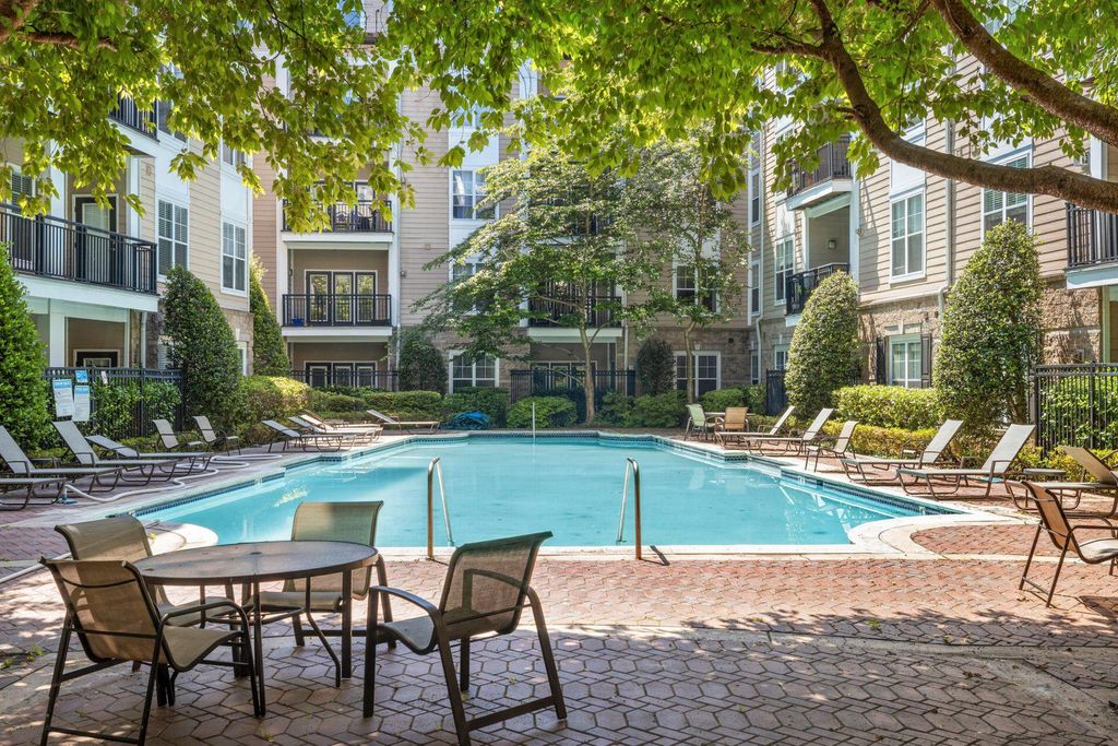 Image 21 of property listing at 501 HUNGERFORD DR #430, Rockville, MD 20850