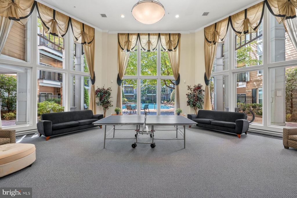 Image 25 of property listing at 501 HUNGERFORD DR #430, Rockville, MD 20850
