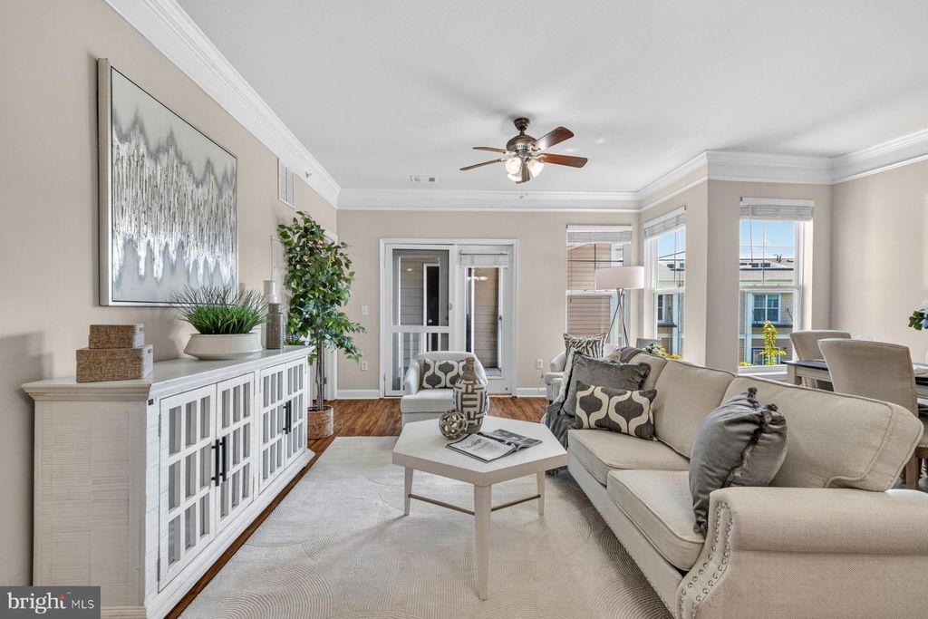 Image 9 of property listing at 501 HUNGERFORD DR #430, Rockville, MD 20850