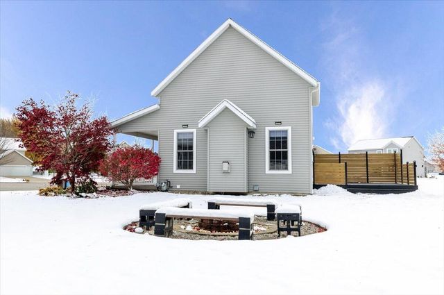 5789 Hayden Court, Stevensville, MI 49127