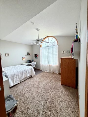 4385 Meadow Valley Drive, West Des Moines, IA 50265