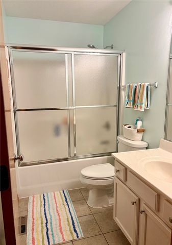 4385 Meadow Valley Drive, West Des Moines, IA 50265