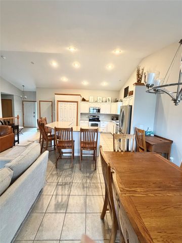 4385 Meadow Valley Drive, West Des Moines, IA 50265