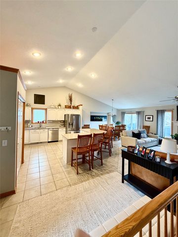 4385 Meadow Valley Drive, West Des Moines, IA 50265