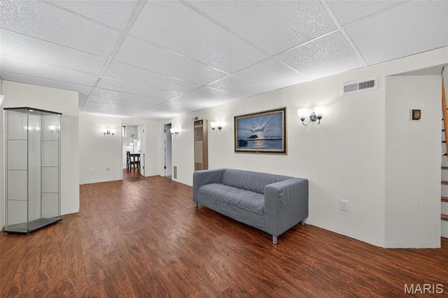 723 Crompton Court, St Louis, MO 63126