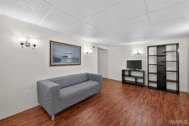 723 Crompton Court, St Louis, MO 63126