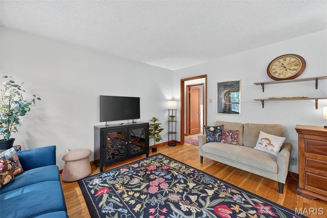 723 Crompton Court, St Louis, MO 63126