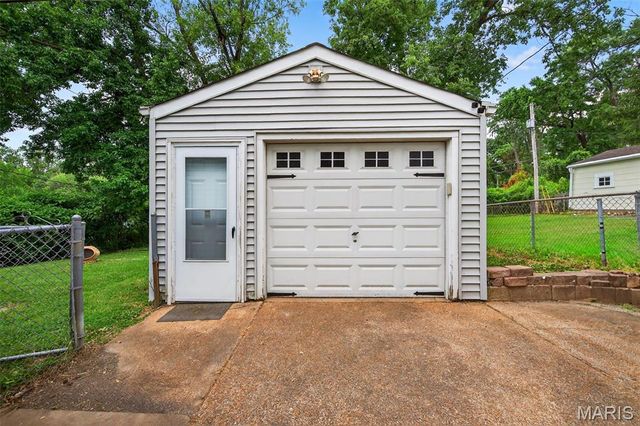 723 Crompton Court, St Louis, MO 63126