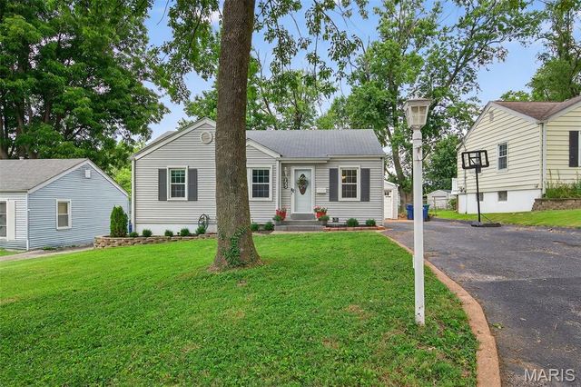 723 Crompton Court, St Louis, MO 63126