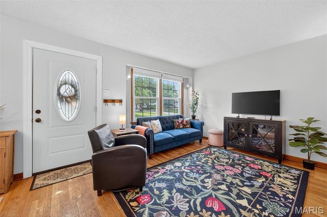 723 Crompton Court, St Louis, MO 63126