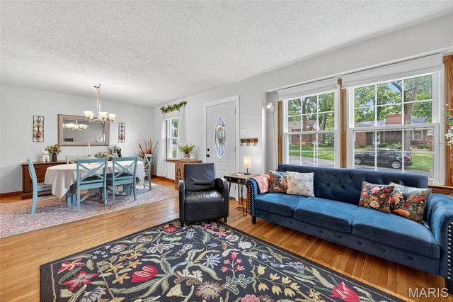 723 Crompton Court, St Louis, MO 63126