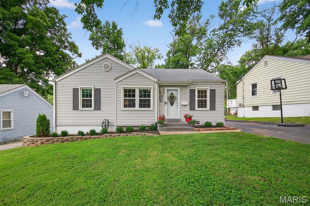 723 Crompton Court, St Louis, MO 63126