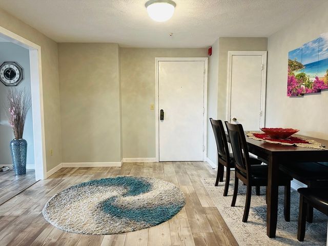 47 Apache Way 47, Tewksbury, MA 01876