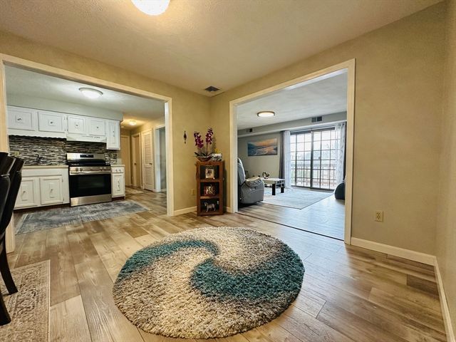 47 Apache Way 47, Tewksbury, MA 01876