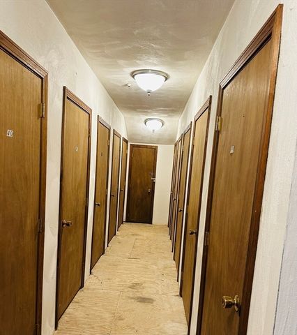 47 Apache Way 47, Tewksbury, MA 01876