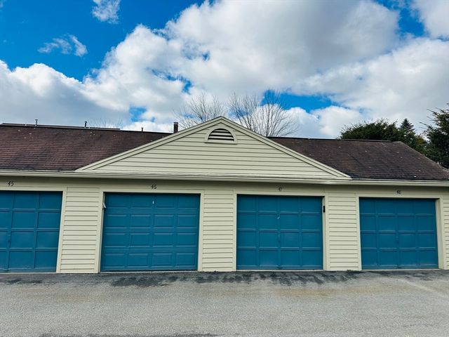 47 Apache Way 47, Tewksbury, MA 01876