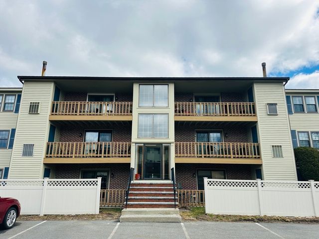 47 Apache Way 47, Tewksbury, MA 01876