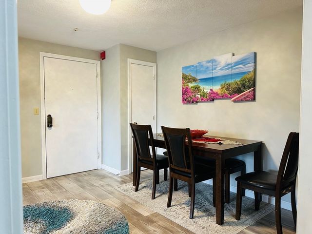 47 Apache Way 47, Tewksbury, MA 01876