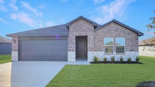 8605 E El Paso Street, Broken Arrow, OK 74014