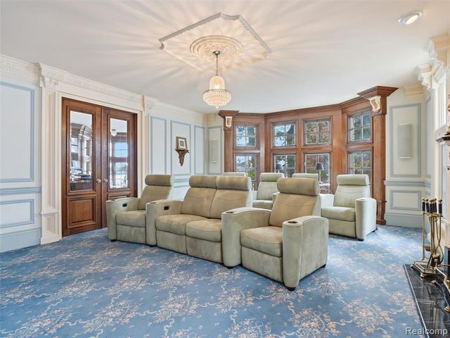 3075 Heron Pointe Drive, Bloomfield Hills, MI 48302