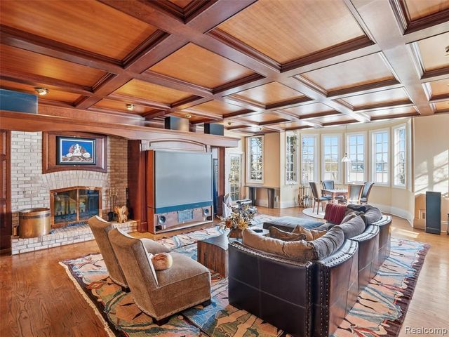 3075 Heron Pointe Drive, Bloomfield Hills, MI 48302