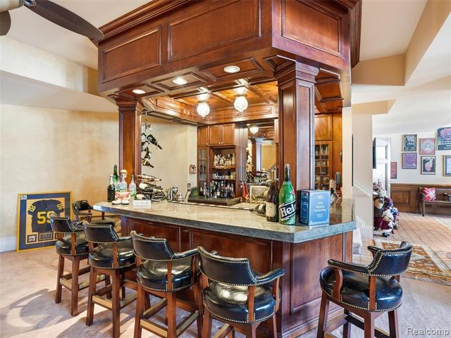 3075 Heron Pointe Drive, Bloomfield Hills, MI 48302
