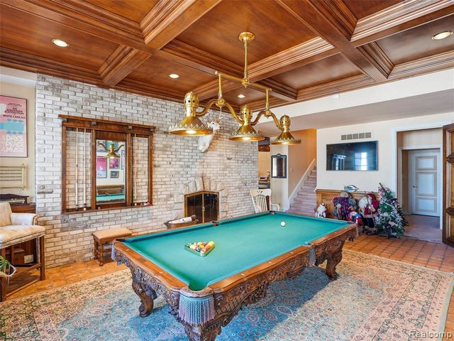 3075 Heron Pointe Drive, Bloomfield Hills, MI 48302