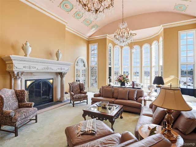 3075 Heron Pointe Drive, Bloomfield Hills, MI 48302