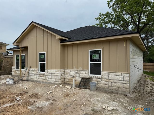 606 Bridge Street, Gatesville, TX 76528